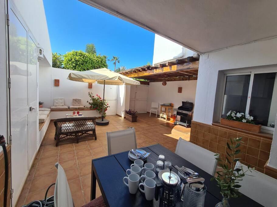 Townhouse In - Walking Distance To Puerto Banus * Marbella